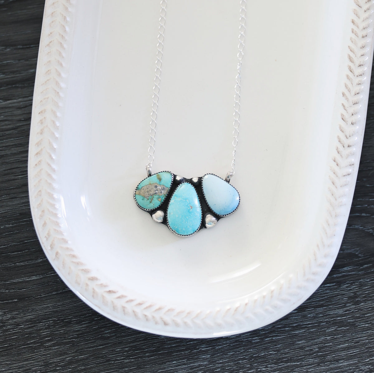 Chunky 3 Stone Bar Style Necklace