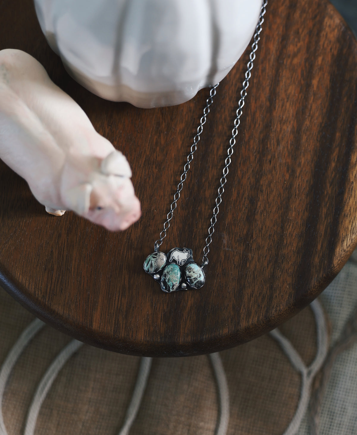 3 Stone Carico Lake Bar Pig Necklace